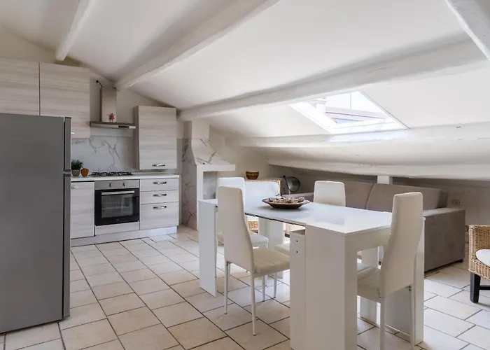 Eclissi Sul Mare Mansarda 30mt Dal Mare リミニ