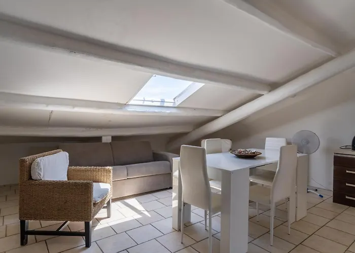 アパート Eclissi Sul Mare Mansarda 30mt Dal Mare *